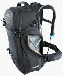 Nový batoh EVOC CP 35L Black